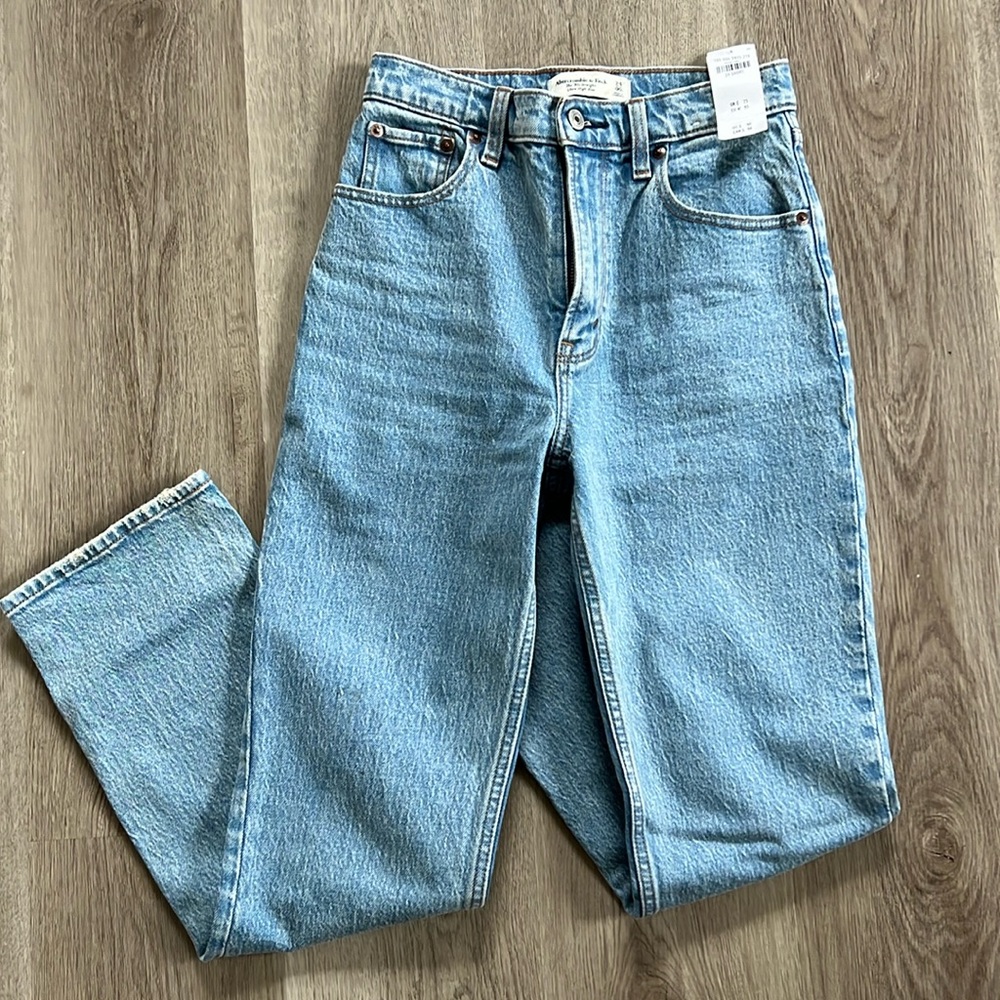 Abercrombie and Fitch 90s straight ultra high rise jeans